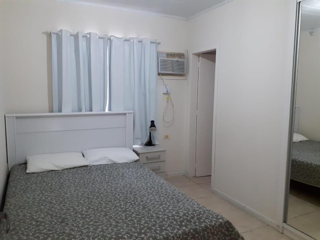 Casa De 03 Dormitorios No Centro De 봄비나스 외부 사진